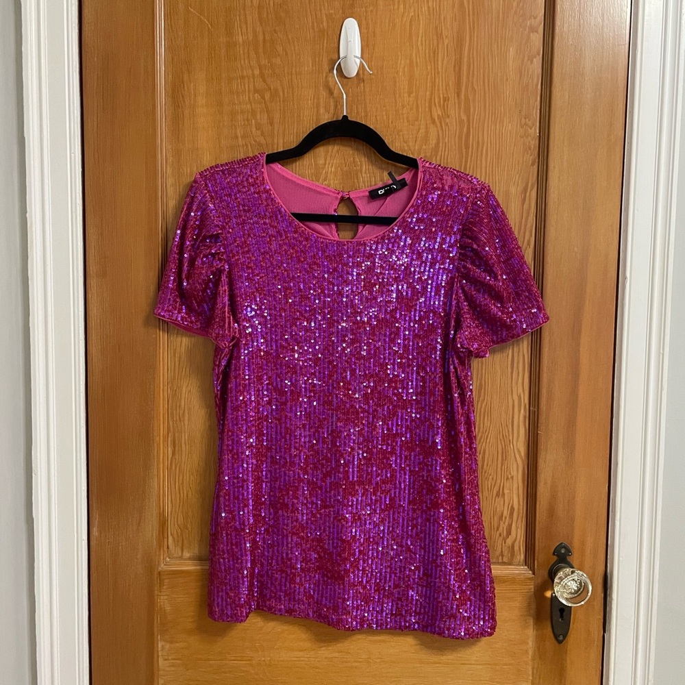 DKNY Fuchsia Sequin Short Sleeve Top SMALL